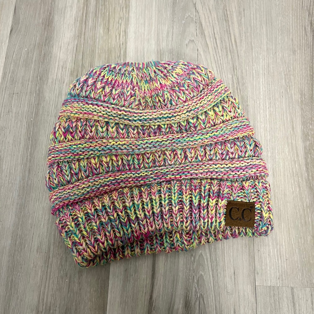 C.C Exclusives Hat‎ Women's OS Multicolor Ribbed Knit Messy Bun Beanie